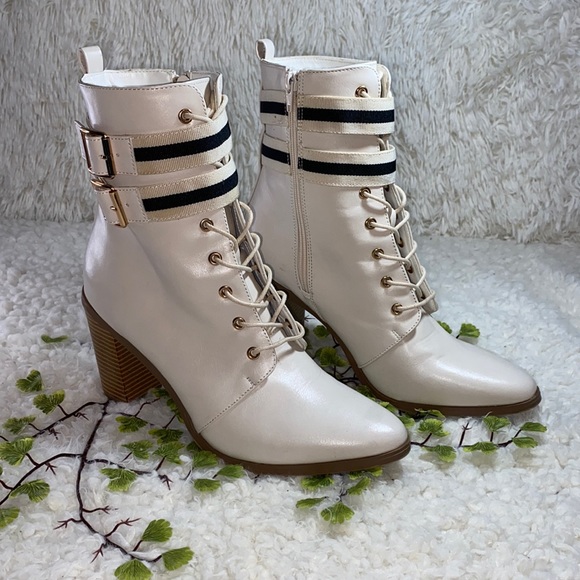 🌾Woman’s Heeled ankle boots 🌾 - Picture 1 of 7